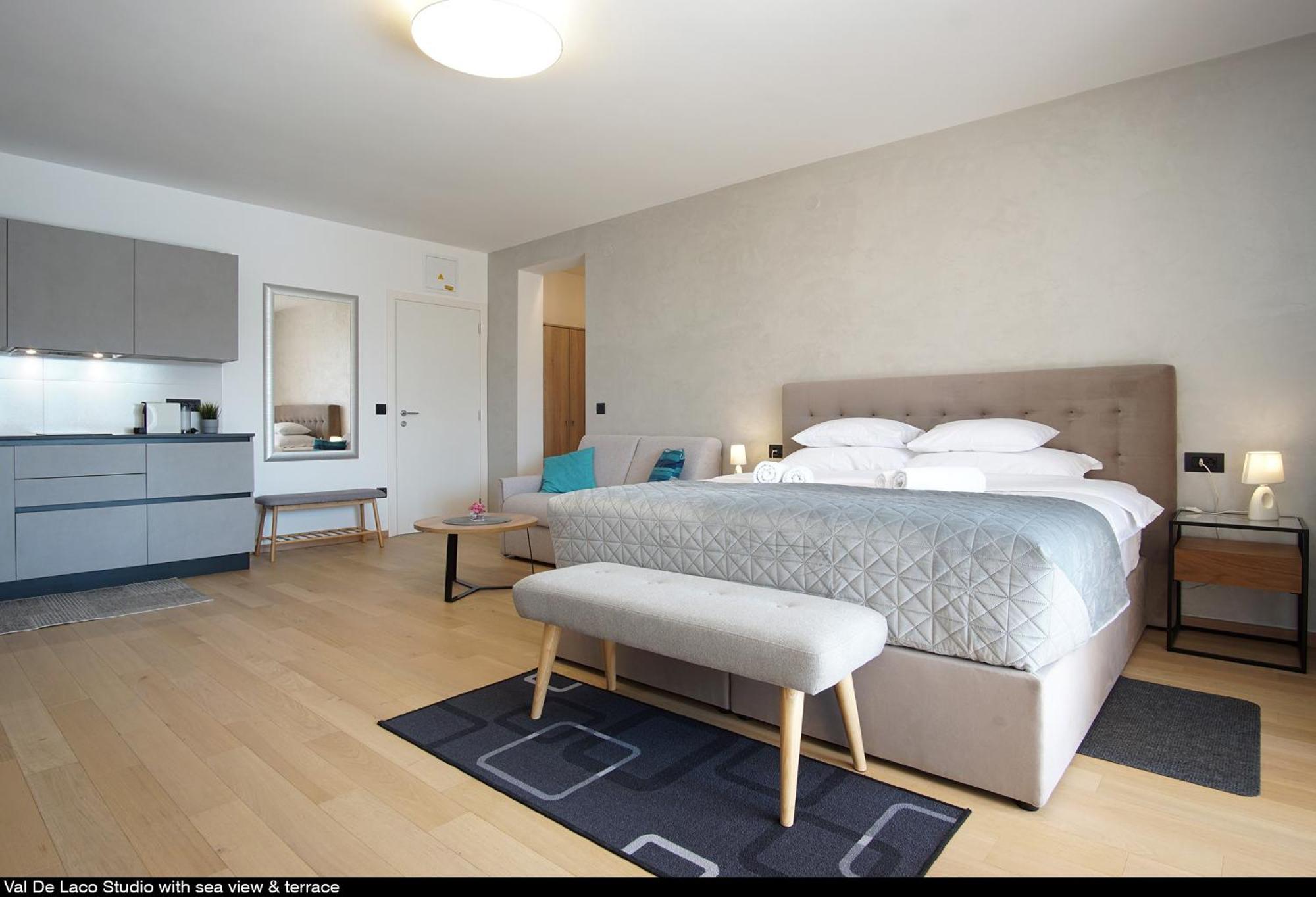 Val De Laco Studio Apartments Ровин Екстериор снимка