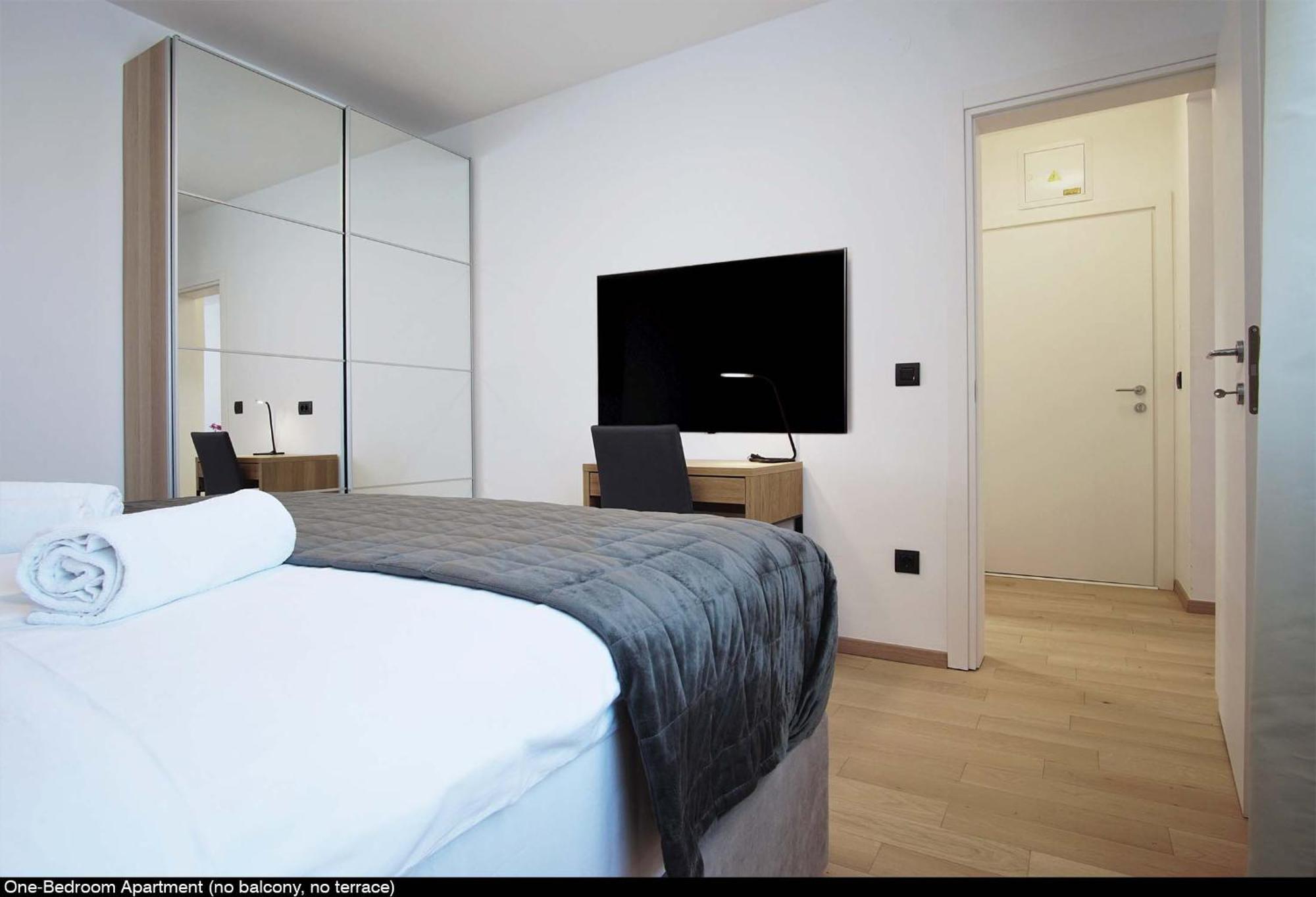 Val De Laco Studio Apartments Ровин Екстериор снимка
